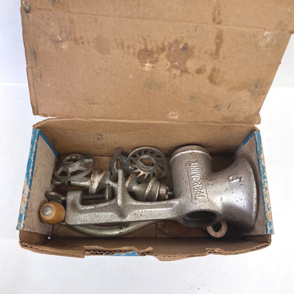 Universal No 3 Food Meat Chopper Grinder Cast Iron Hand Crank USA Box Plates